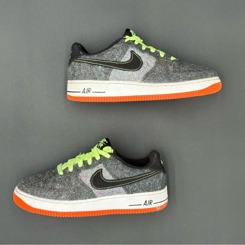 Nike Air Force 1 Low LV8 (GS) Black-Ghost‎ Green- Vert Fantome  5.5 Y